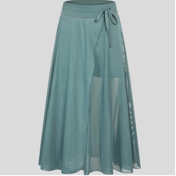 MIDI skirt (Price to purchase both skirts in this listing) - Picture 3 of 9